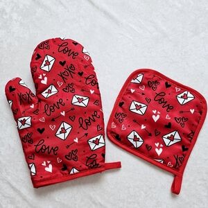 ❤️Red Love Letter Pattern Oven Mitt and Pot Holder Set